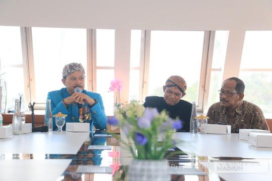 Pemkot Madiun Evaluasi Kinerja Penyedia Jasa Konstruksi dan Catering, Tegaskan Transparansi dan Pengelolaan Sampah