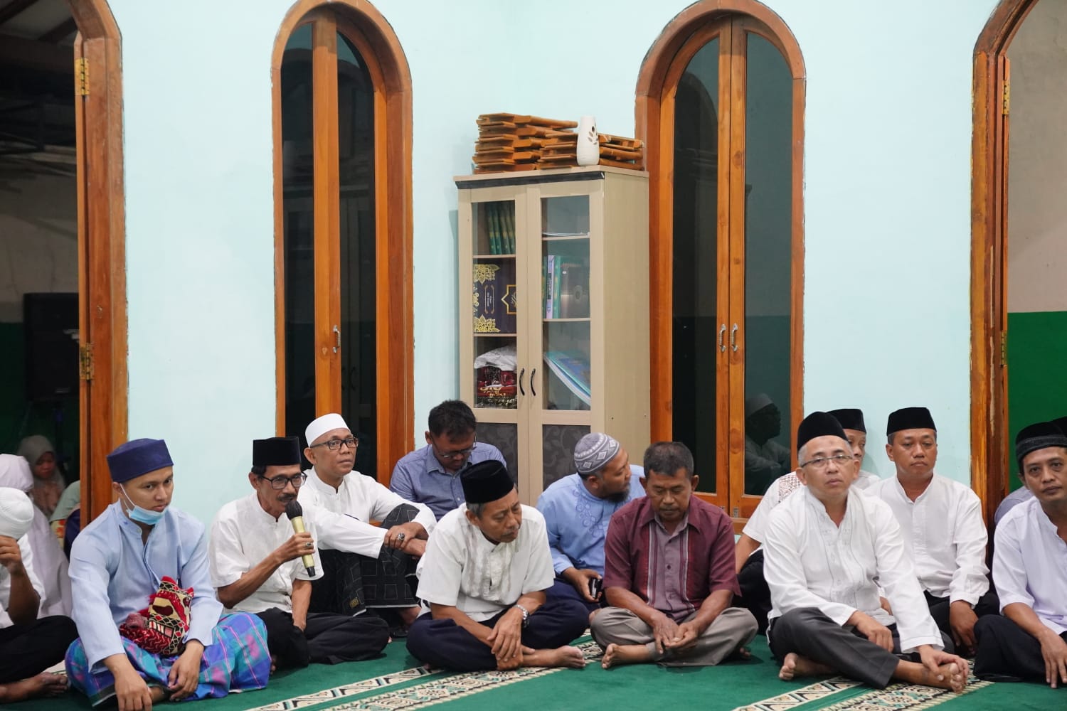 Salat Isya di Musala Ar-Rahman, Wali Kota Juga Serap Berbagai Usulan