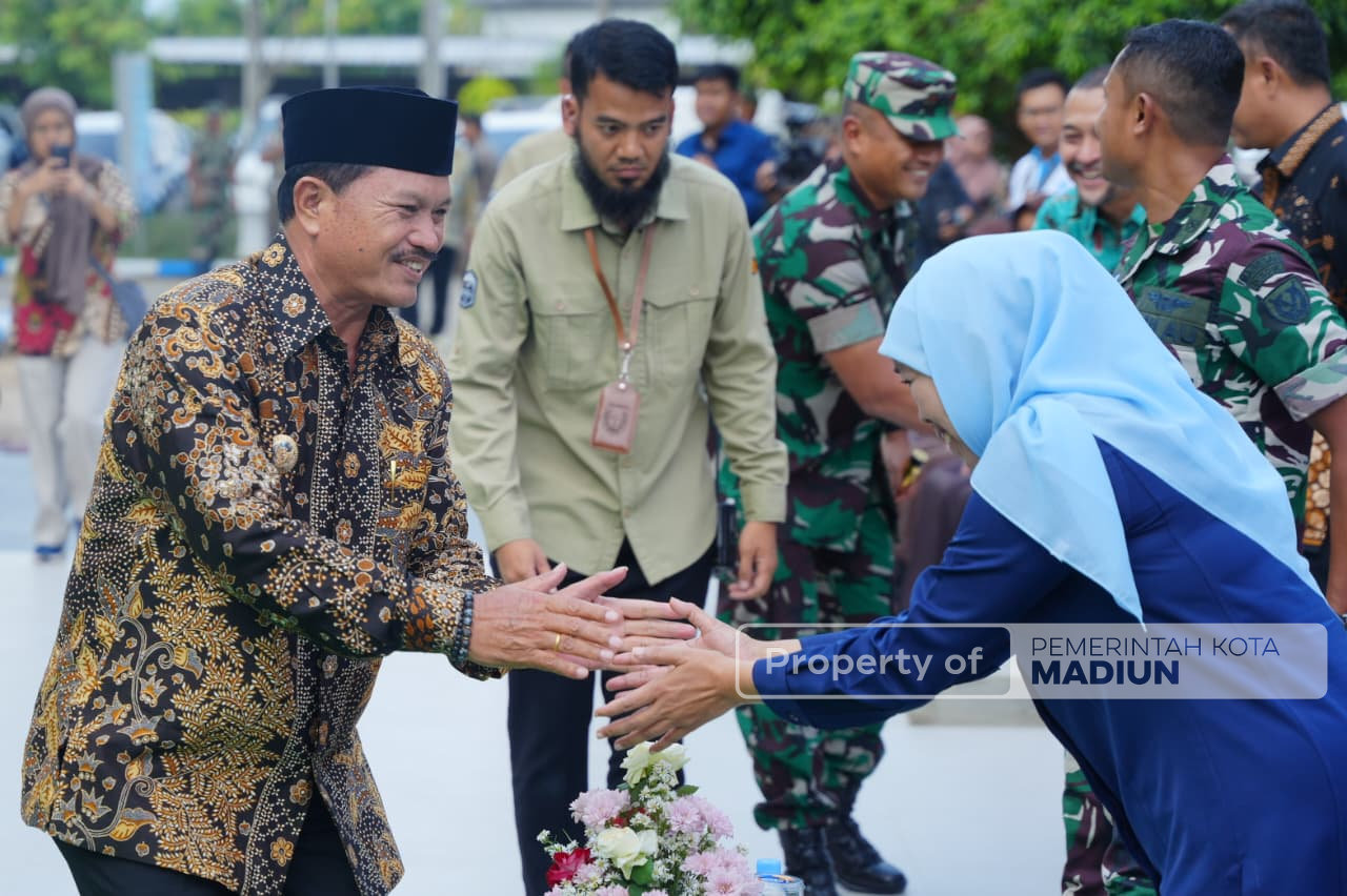 Gubernur Khofifah Resmikan Masjid Baitus Sholihin SMAN 3 Taruna Angkasa Madiun