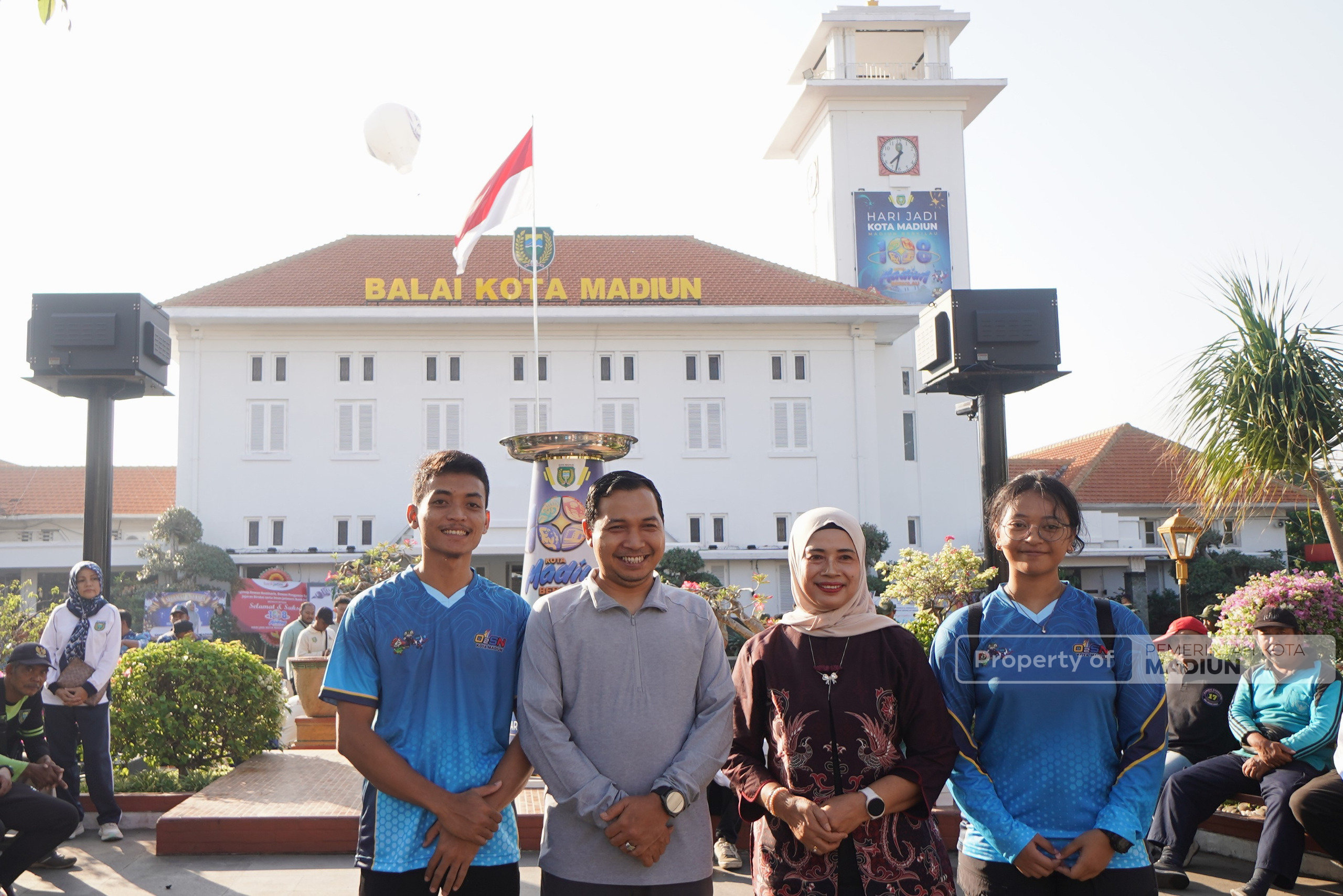 Lepas Kontingen O2SN, Plt Wali Kota Harap Atlet Kota Madiun Raih Prestasi Terbaik