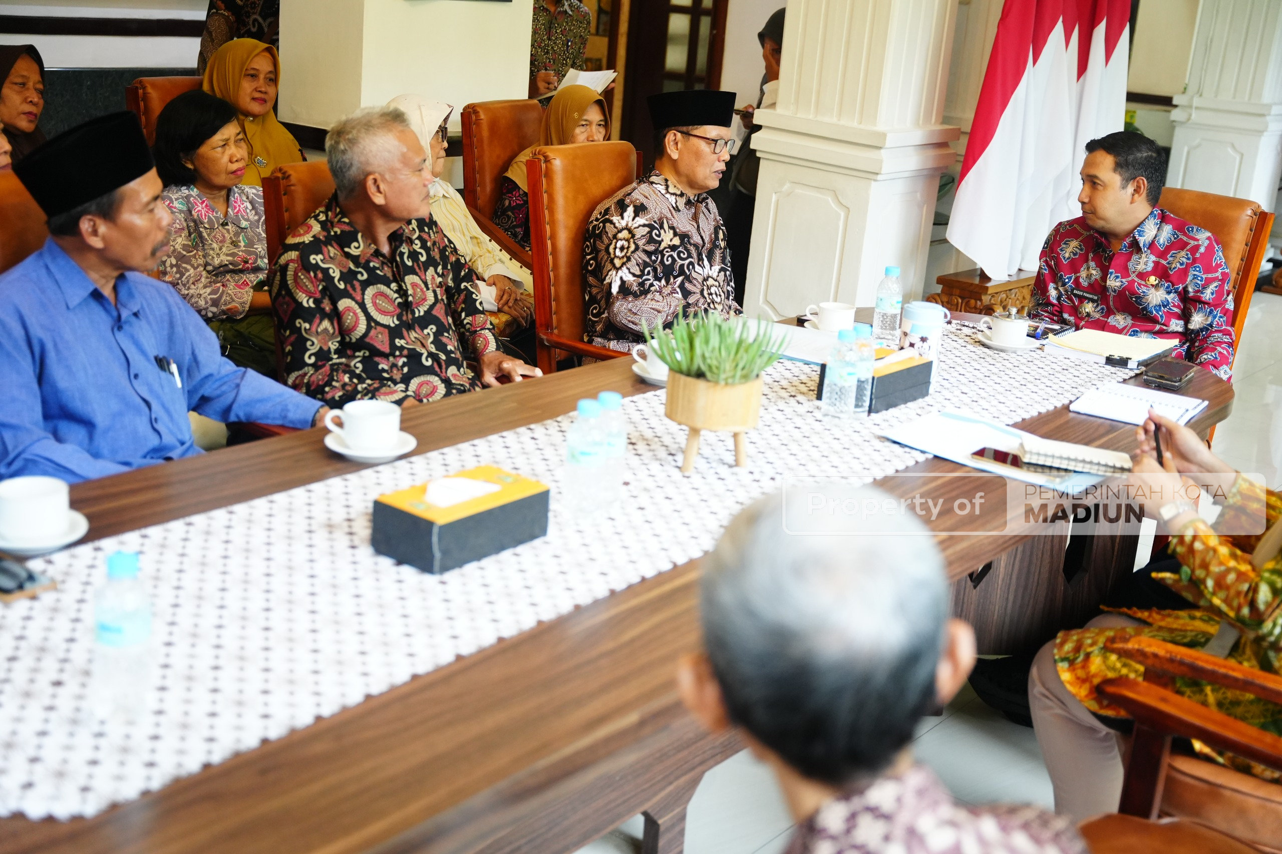 Terima Audiensi Nasabah Asuransi Bumi Putera, Wakil Wali Kota Siap Menjembatani