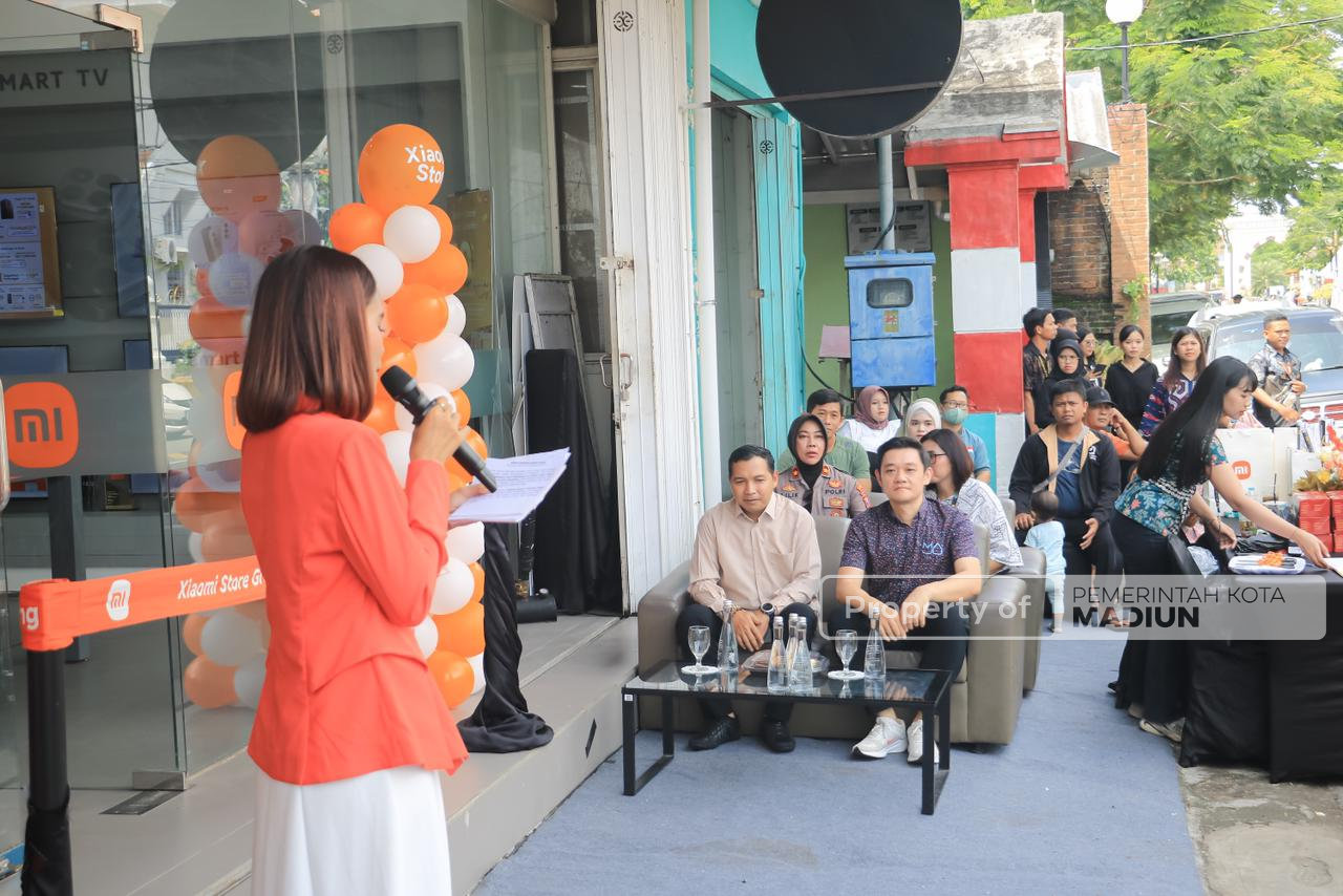 Dukung Inovasi dan Teknologi, Wakil Wali Kota Resmikan Xiaomi Store Kota Madiun