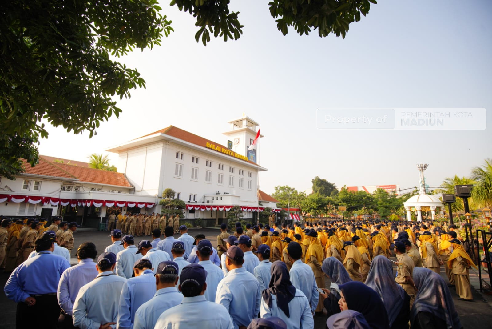 Pemkot Madiun Bakal Bagikan Tiga Ribu Bendera Merah Putih, Simbolis Dilakukan Plt Wali Kota Saat Apel