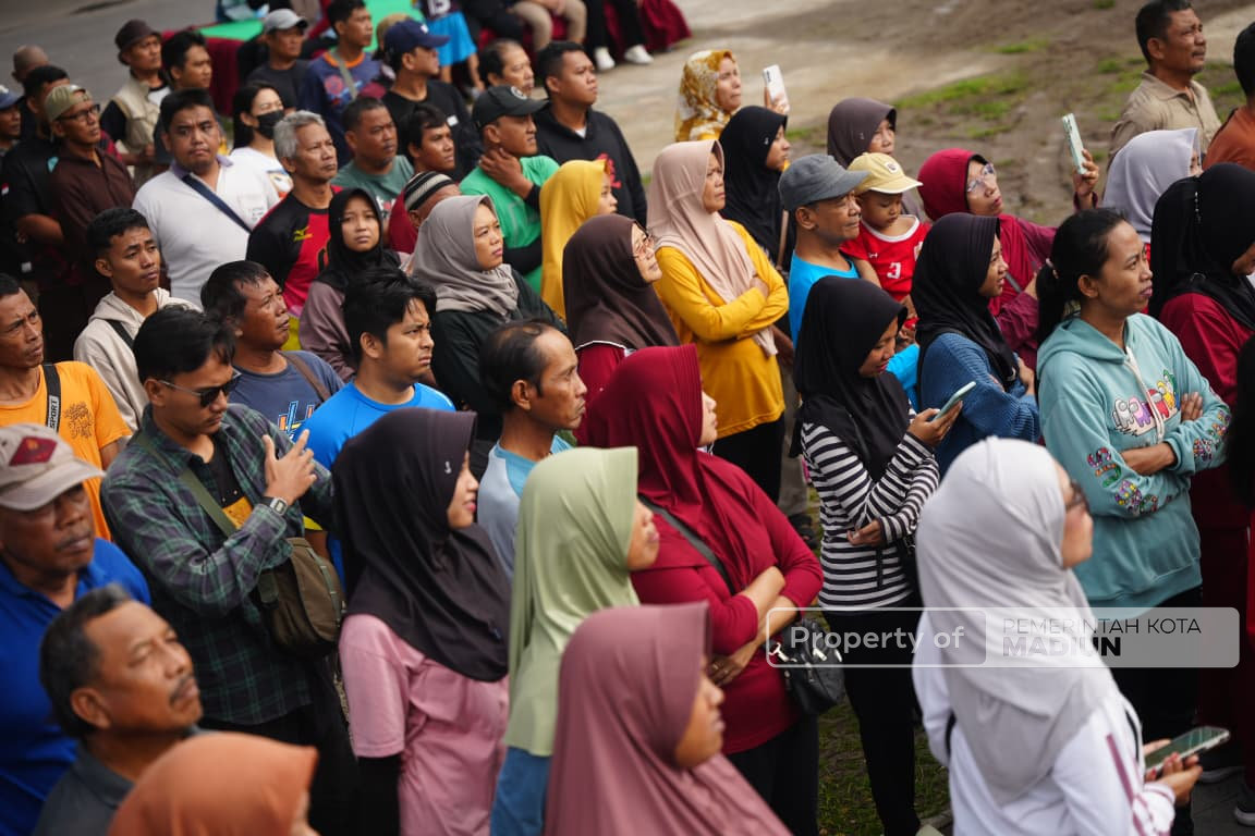 Wali Kota Madiun Lakukan Pembinaan, Tegaskan Penataan Pedagang Taman Bantaran Menuju Kawasan Strategis 2026
