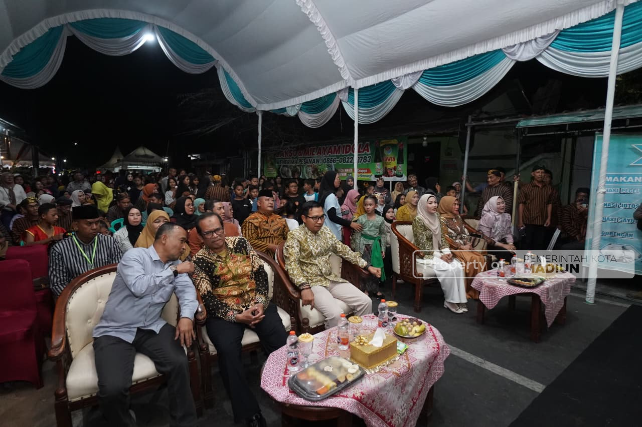 Hadiri Puncak Bersih Desa Madiun Lor, Plt Wali Kota Apresiasi Kreativitas Warga