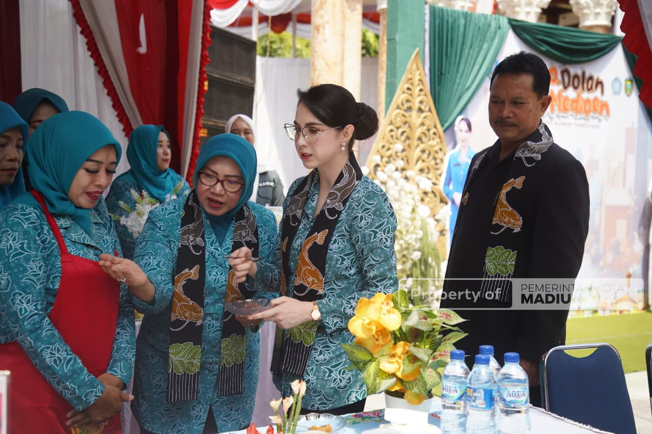 Hadiri Pencanangan Kampung Mandiri Mahesa Terintegrasi Berbasis Teknologi, Arumi: Perubahan dan Peningkatan Luar Biasa!