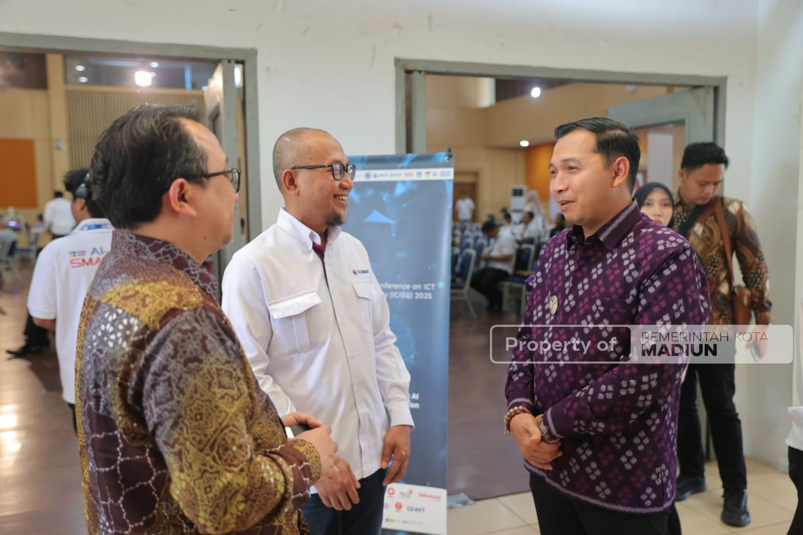Hadiri Konferensi Internasional ICISS 2025, Wawali Sambut Baik Teknologi AI Untuk Pemerintahan