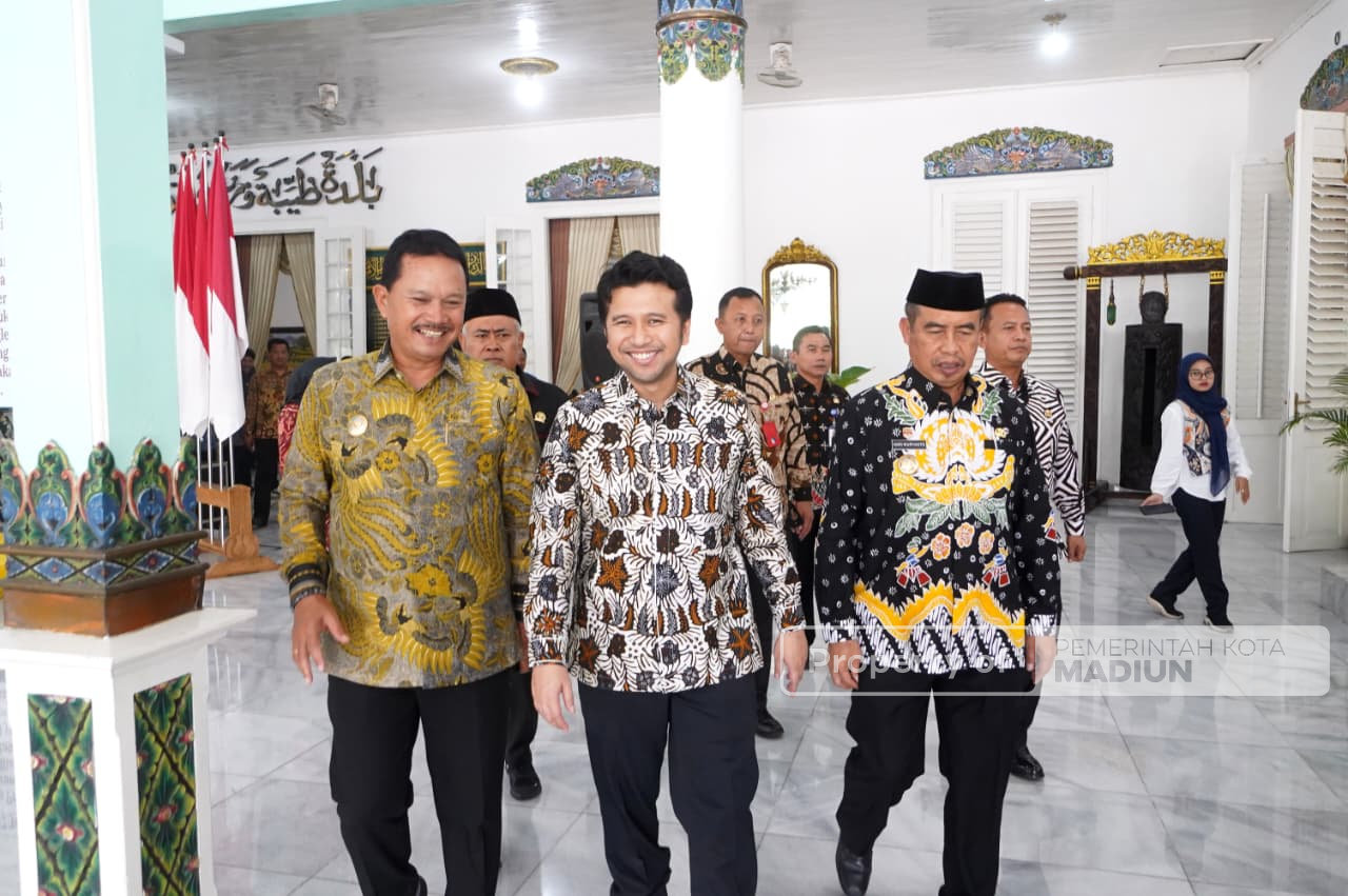 Hadiri Rakerwil BEM-SI Jawa Timur, Wagub Emil: Pemerintah Selalu Terbuka Mendengarkan Suara Mahasiswa