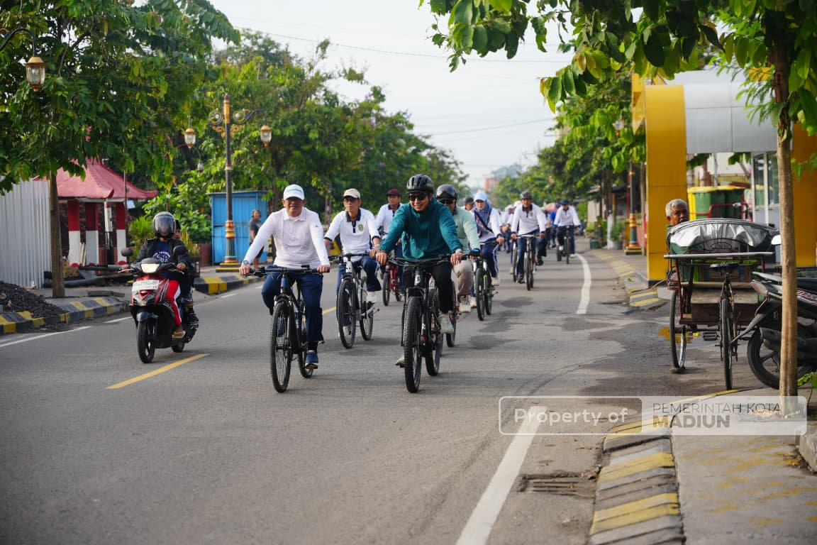 Gowes Pagi, Dr. Maidi Keliling Kota Lakukan Inspeksi
