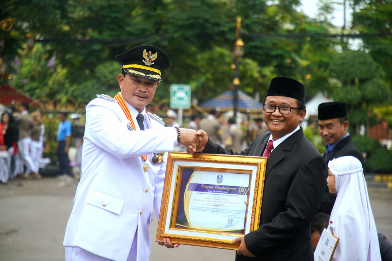 Pimpin Apel Hari Pahlawan, Wali Kota Harap Semangat Pejuang Terus Hidup di Kota Madiun
