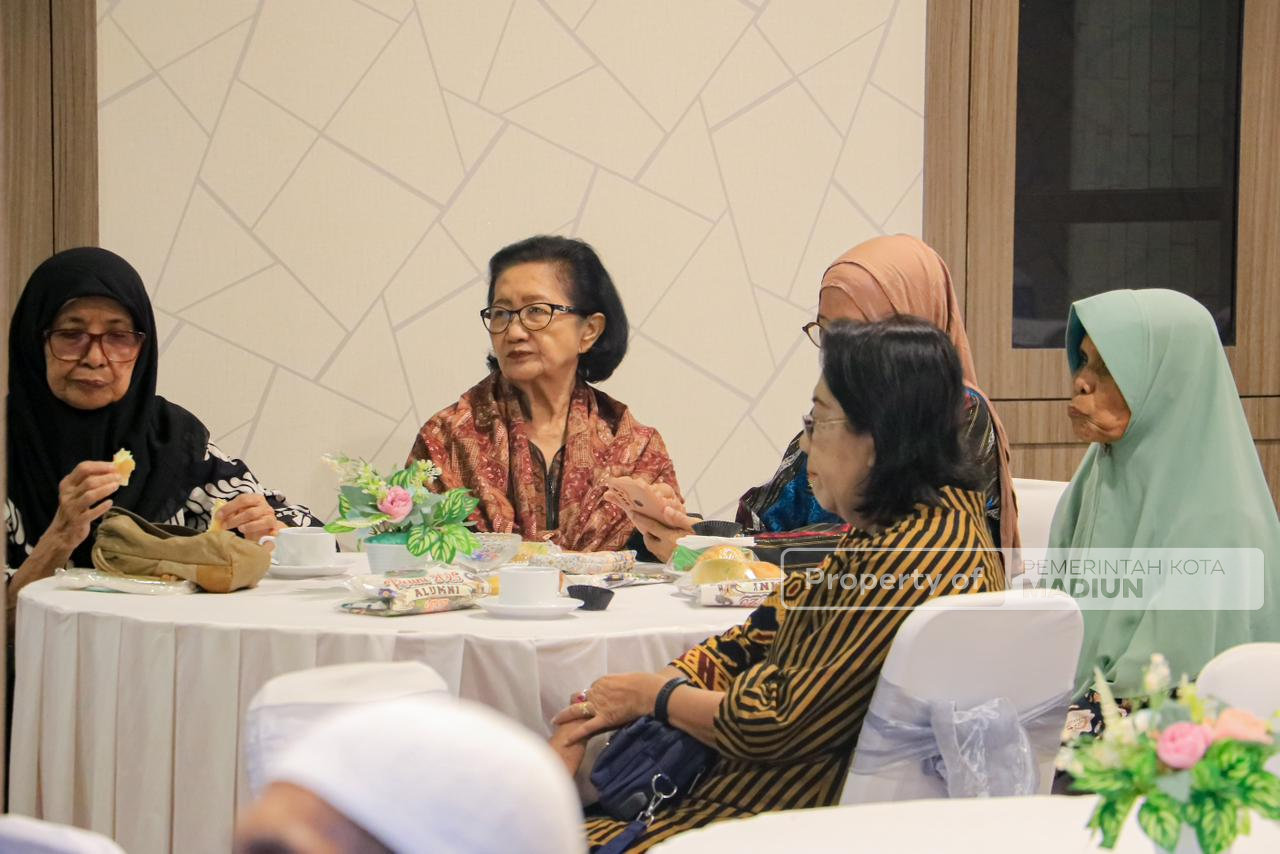 Hadiri Reuni SMASA ’67, Wali Kota Maidi Paparkan Kemajuan Pembangunan Kota Madiun
