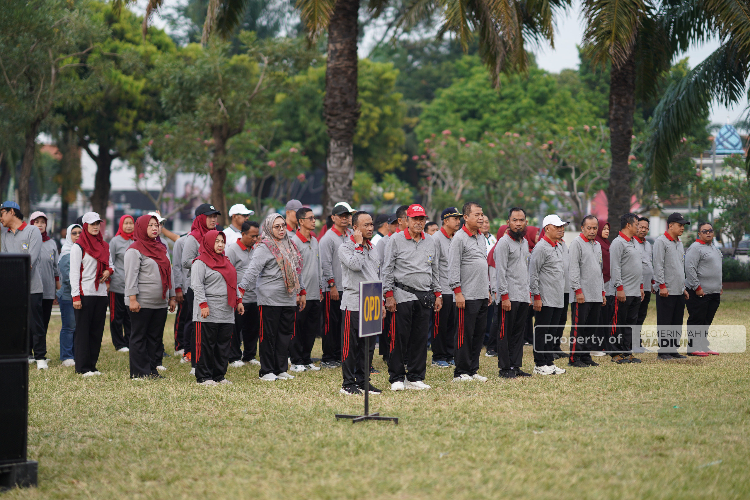 Plt Wali Kota Madiun Wujudkan Lansia Tangguh dan Tumbuh melalui Senam Bersama di Alun-Alun