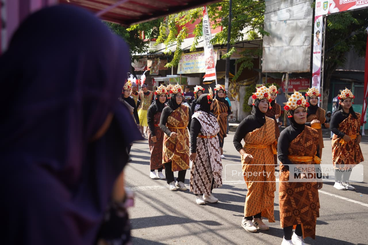 Pawai Budaya Kelurahan Kejuron Semarak, Wali Kota Maidi Tekankan Kekompakan sebagai Kekuatan Kota Pendekar