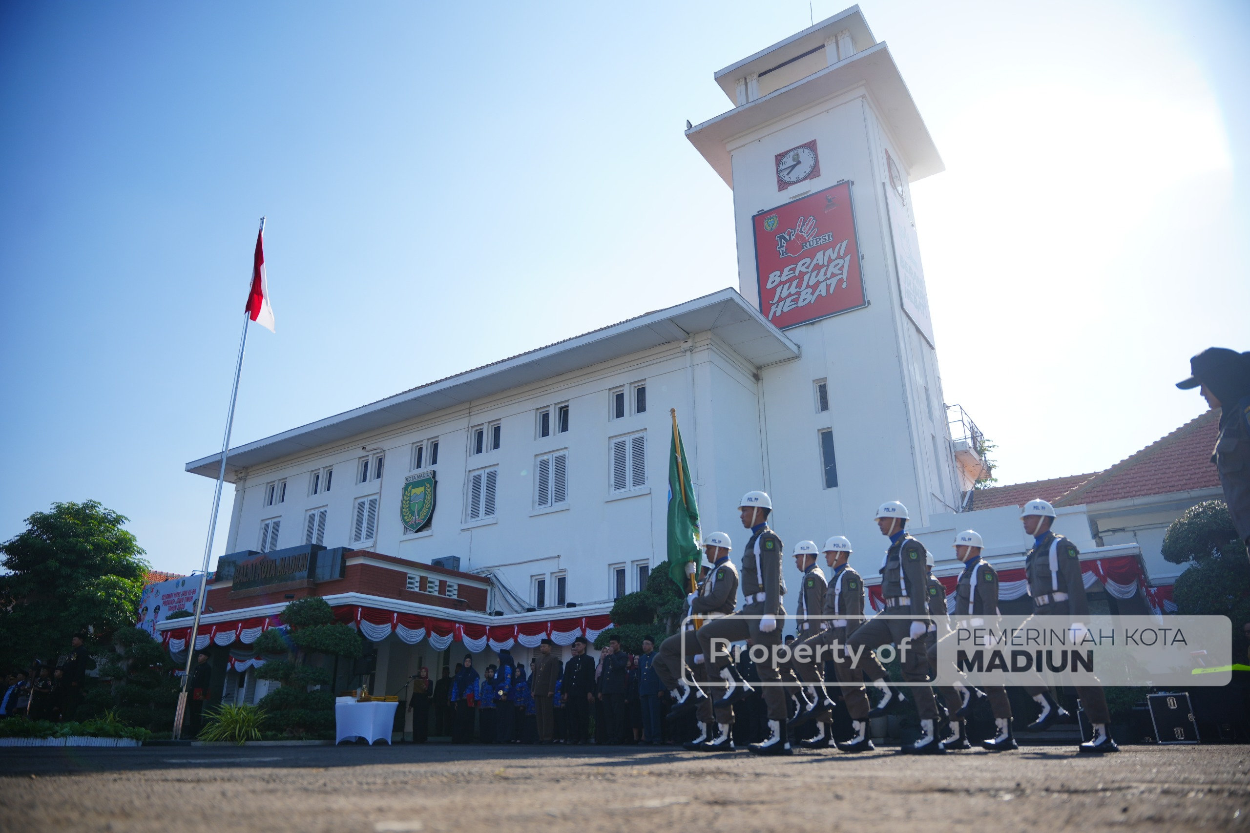 Gelar Upacara Peringatan Hari Jadi ke-80 Provinsi Jawa Timur, Wali Kota Madiun Tekankan Peran Strategis Madiun dalam Pembangunan