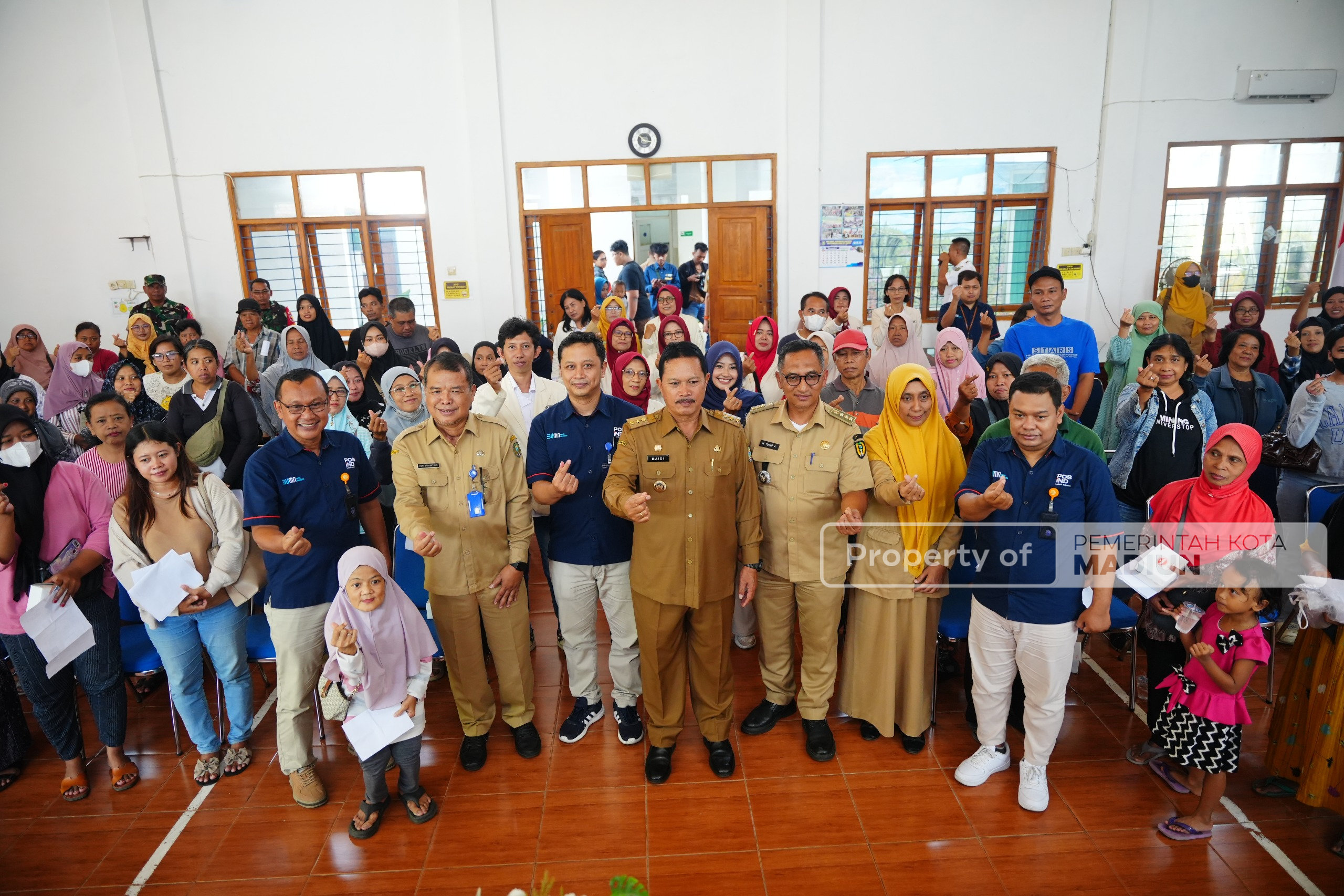 Serahkan BLT Kesra 2025, Wali Kota Harap Bantuan Digunakan Tepat Sasaran