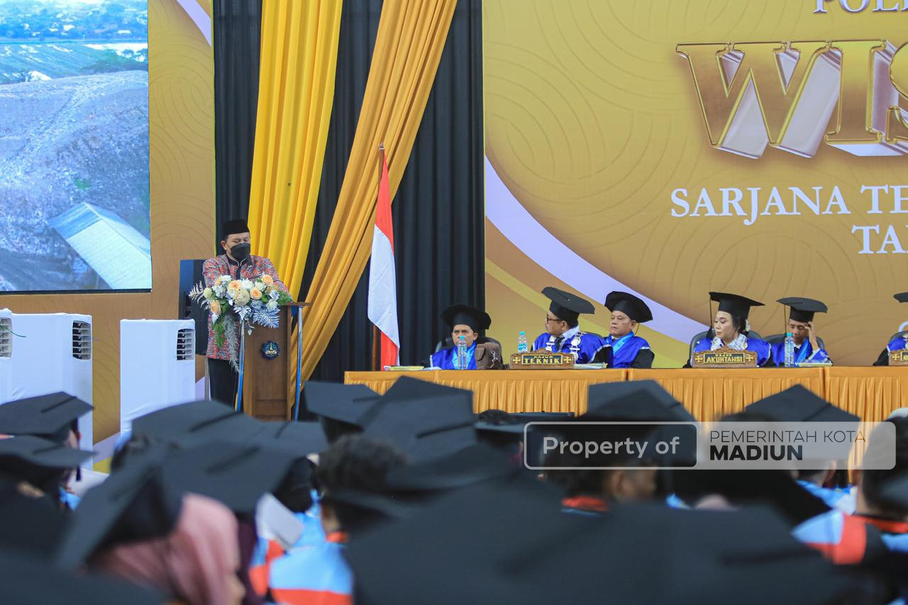 Hadiri Wisuda PNM, Wali Kota Ajak Wisudawan PNM Jadi Penggerak Kemajuan Kota