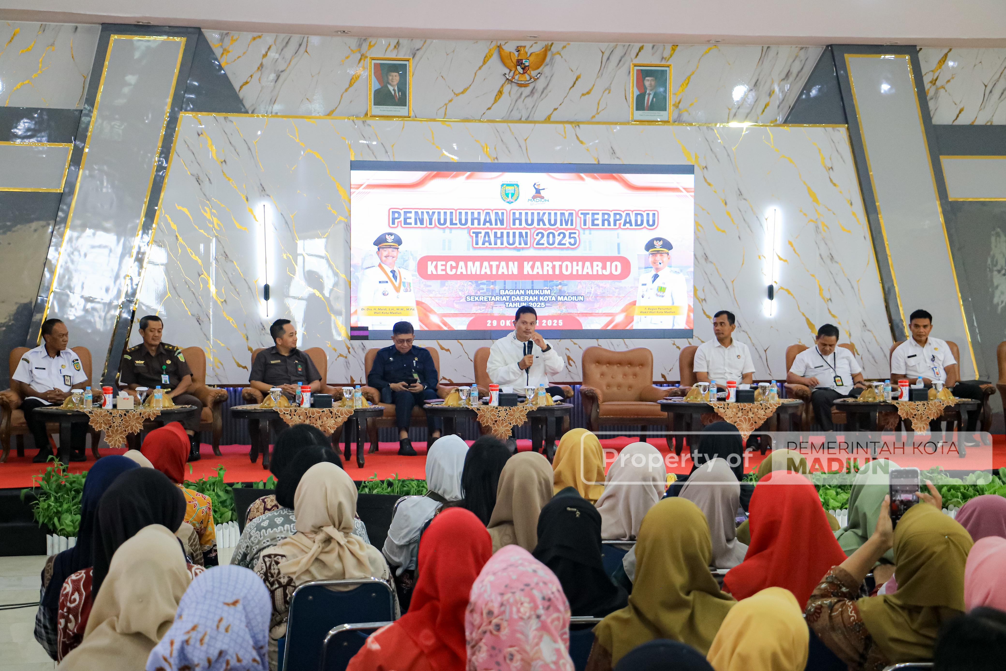 Buka dan Beri Arahan di Penyuluhan Hukum Terpadu, Wali Kota Harap Warga Makin Paham Aturan