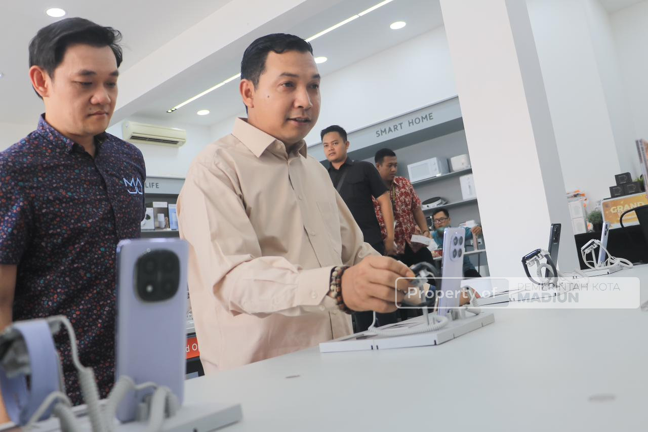 Dukung Inovasi dan Teknologi, Wakil Wali Kota Resmikan Xiaomi Store Kota Madiun