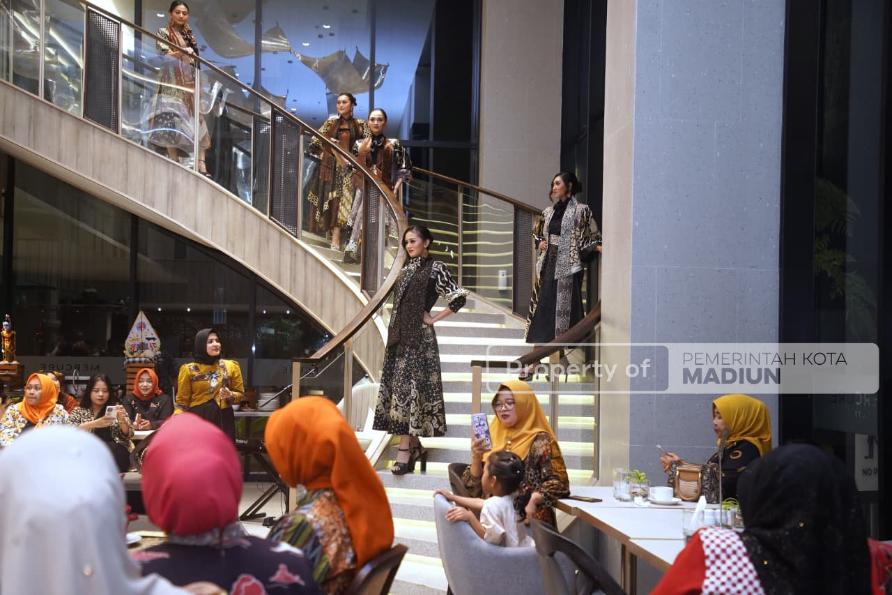 Wali Kota Maidi Hadiri Fashion Show, Apresiasi Desainer dan UMKM Lokal