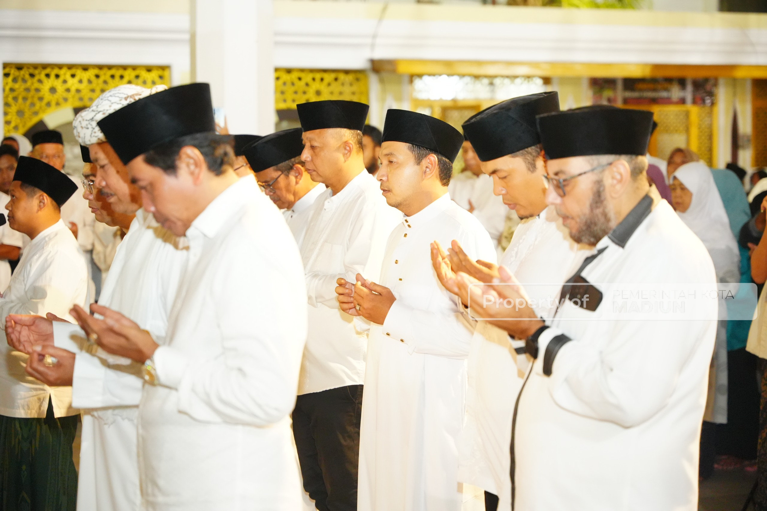 Hadiri Pengajian Damai Bersama KH. Anwar Zahid, Wali Kota Madiun: Keberhasilan Kota Madiun Berkat Doa dan Dukungan Masyarakat