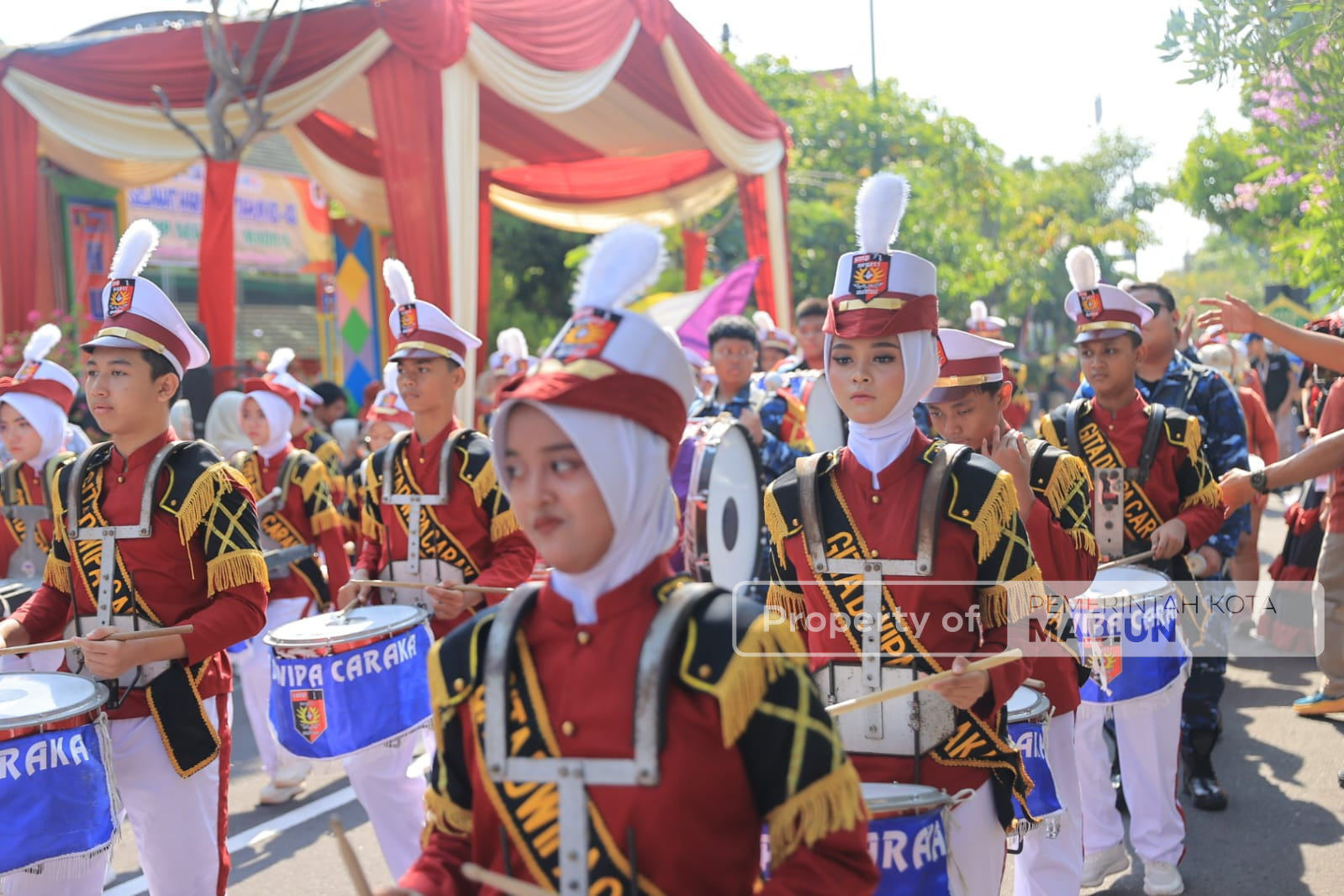 Wali Kota Madiun Apresiasi Pawai SMPN 1, Dorong Tampil di Ajang Apeksi Bali 2026