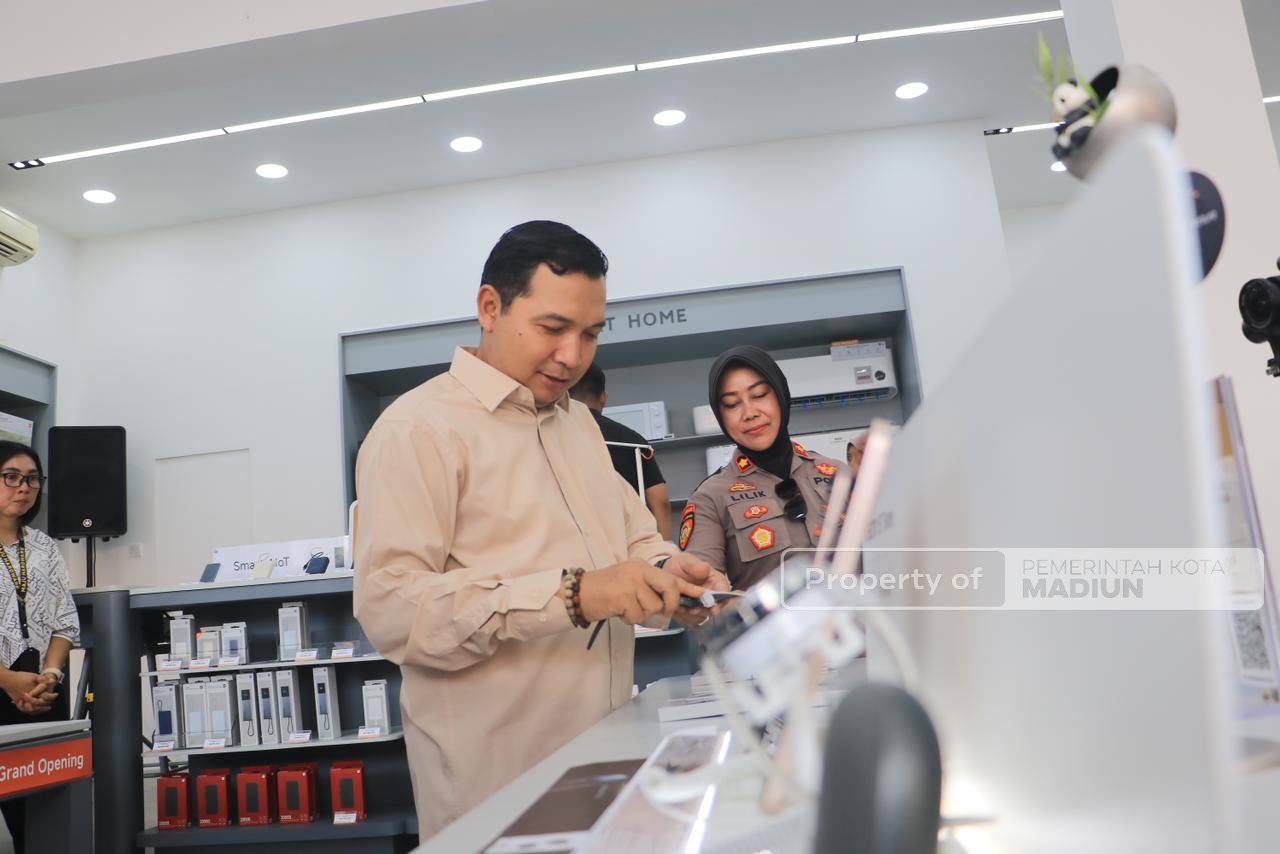 Dukung Inovasi dan Teknologi, Wakil Wali Kota Resmikan Xiaomi Store Kota Madiun