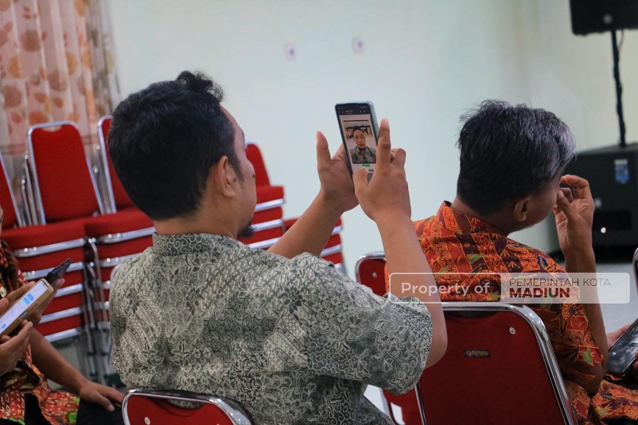 Dukung Digitalisasi Administrasi Pemerintahan, Dinas Kominfo Kota Madiun Jemput Bola Pembuatan Akun TTE di RSUD
