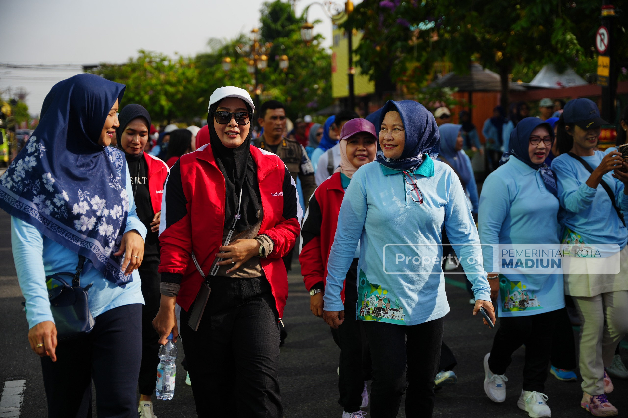 Peringatan HKN ke-61, Sekda Kota Madiun Pimpin Jalan Sehat dan Tekankan Pentingnya Generasi Sehat