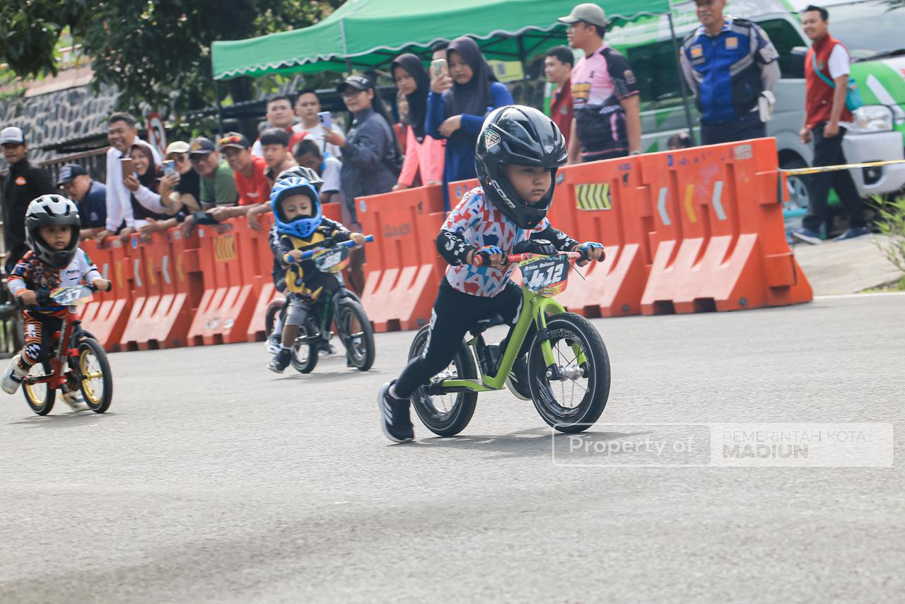 Opening Ceremony Pushbike 2025, Wali Kota Madiun Apresiasi Keikutsertaan Peserta