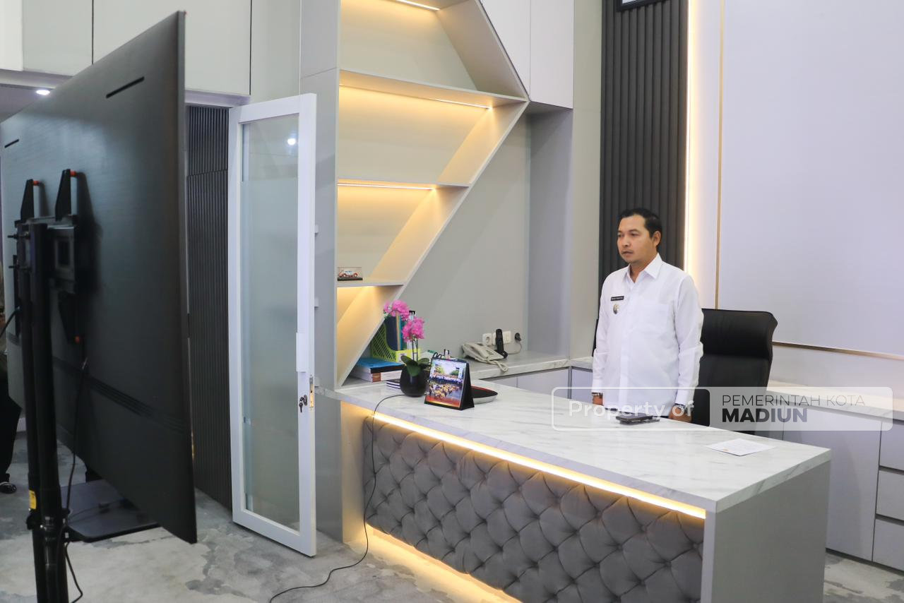 Buka SEMMAR Unmer Madiun, Wawali Tekankan Peran Akademisi untuk Wujudkan Indonesia Emas 2045