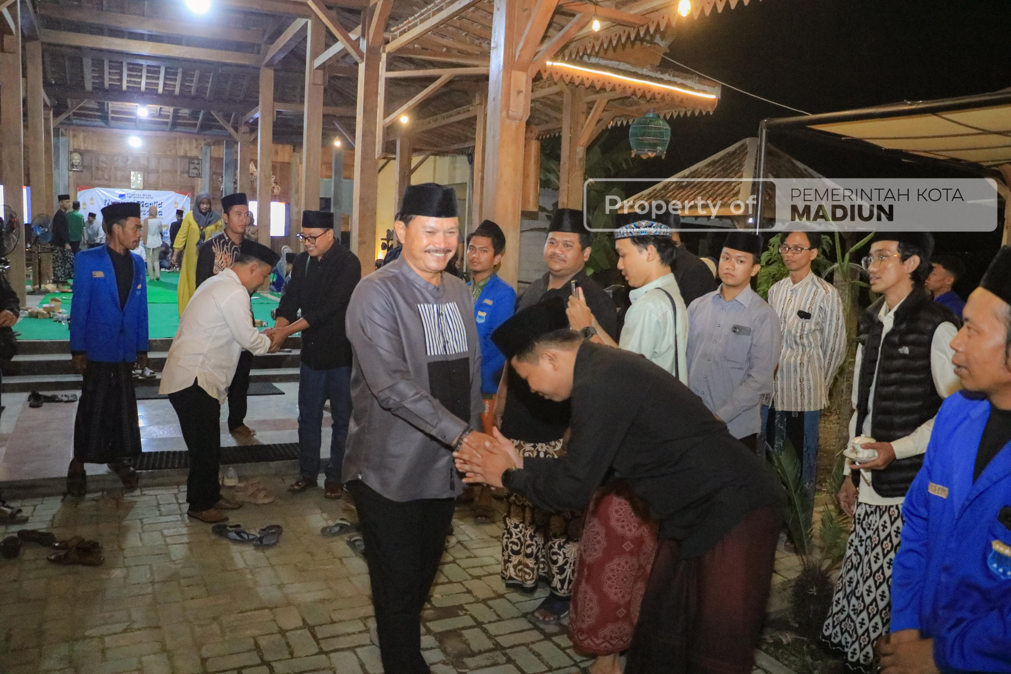 Hadiri Hurmat Maulid Nabi dan Doa Bersama, Wali Kota Apresiasi Kepedulian Mahasiswa