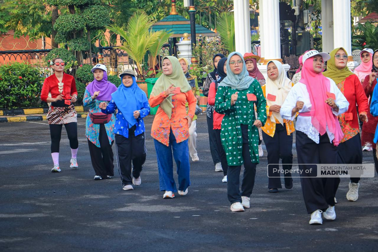 Ketika Budaya dan Olahraga Bersatu Padu, Uniknya Kartini Fun Run Perwosi Kota Madiun